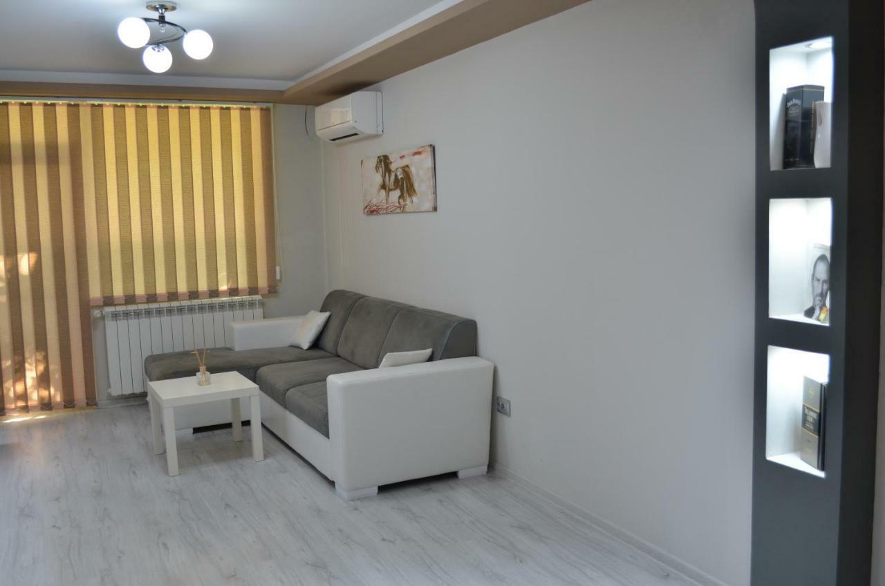 Luxury Apartment Near Varna, Located In Targovishte Exterior photo
